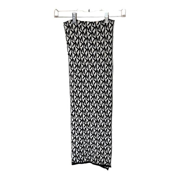 MICHAEL Michael Kors Black and White MK Knit Scarf - Picture 3 of 7